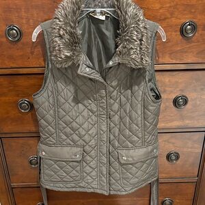 Kenar Quilted Olive Vest with Faux-Fur Collar